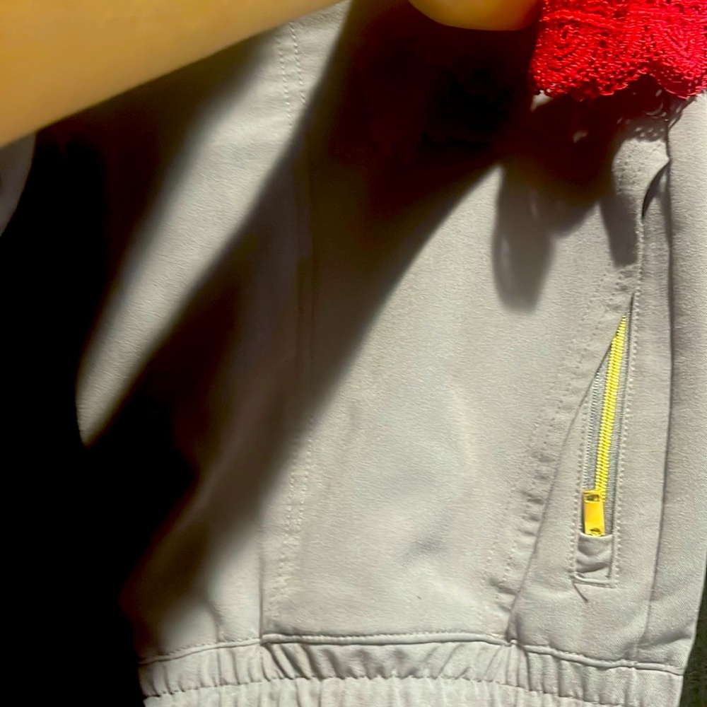 Jaanuu gray scrub pants size XL for women. New without tags